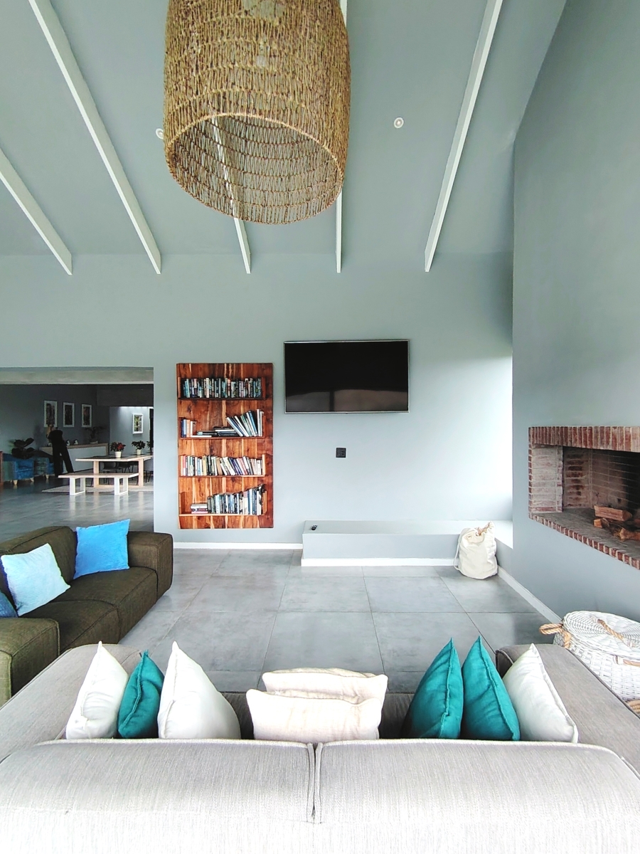 5 Bedroom Property for Sale in Brackenridge Western Cape